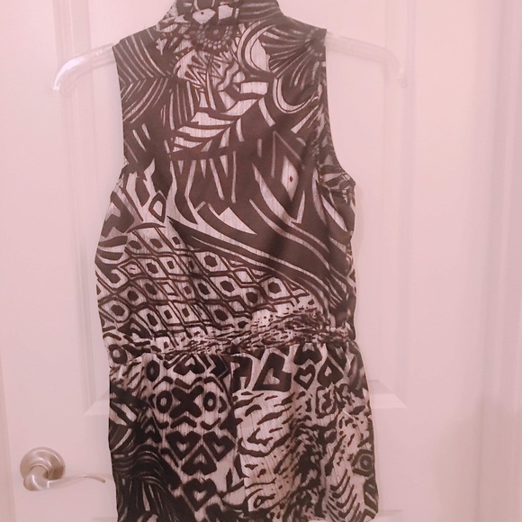 Romper - Picture 2 of 3